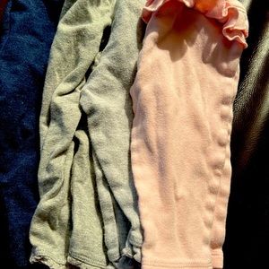 Bundle 4 pairs baby girl pants Gap and carters leggings